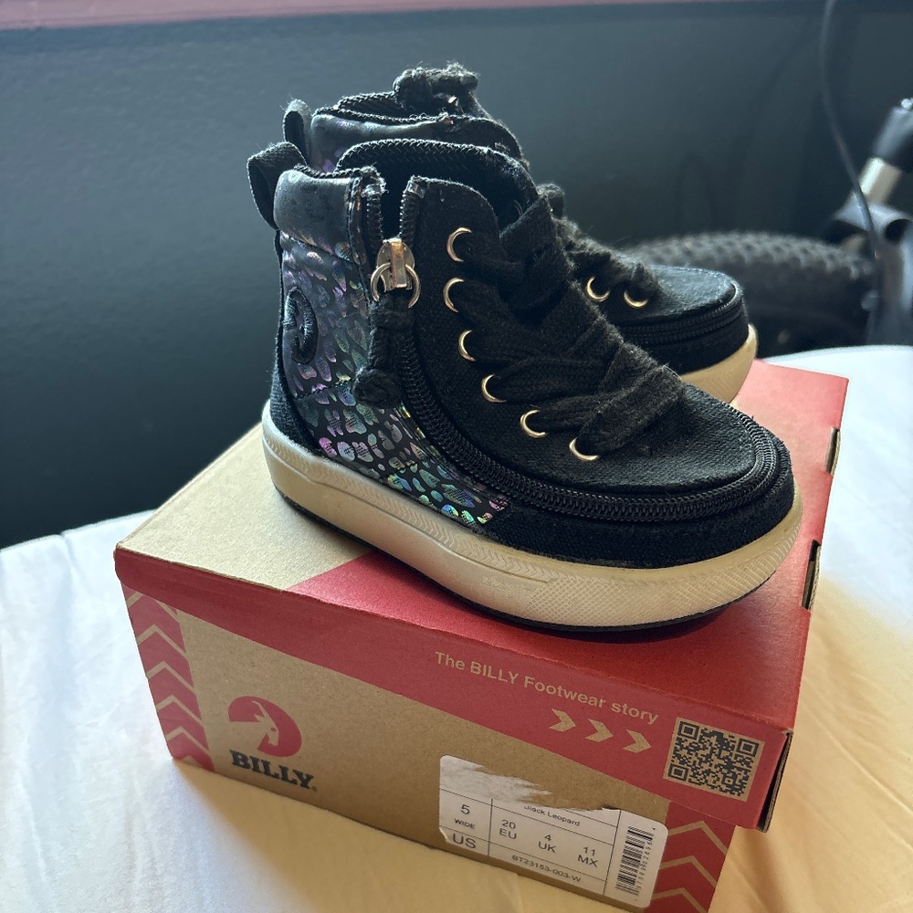 Billy Shoes Size 5W